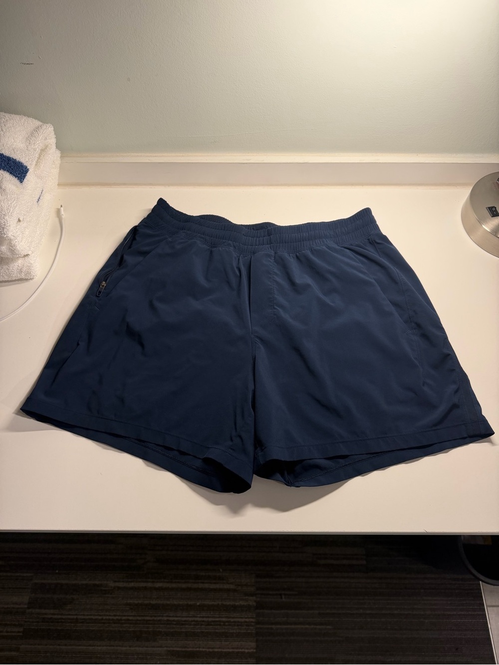Lululemon Pace Breaker Unlined 5in (Large)